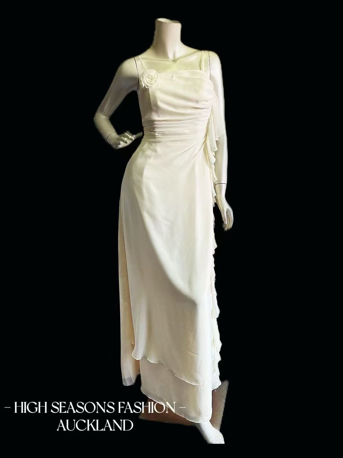 BALL DRESS (OFF WHITE)